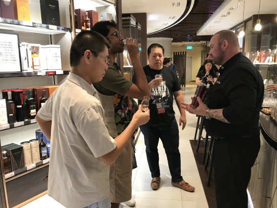 Martin Markvardsen, Highland Park�s senior brand ambassador led a Meet & Greet Tasting Event at DFS� T2 Whiskey House Bar at Changi International Airport